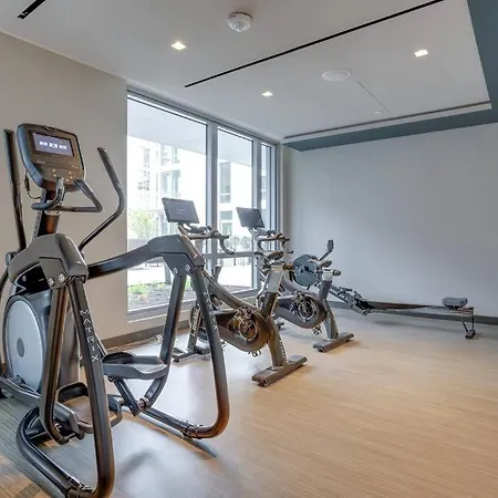 Stylish Condo At Clarendon With Rooftop Views Arlington Esterno foto