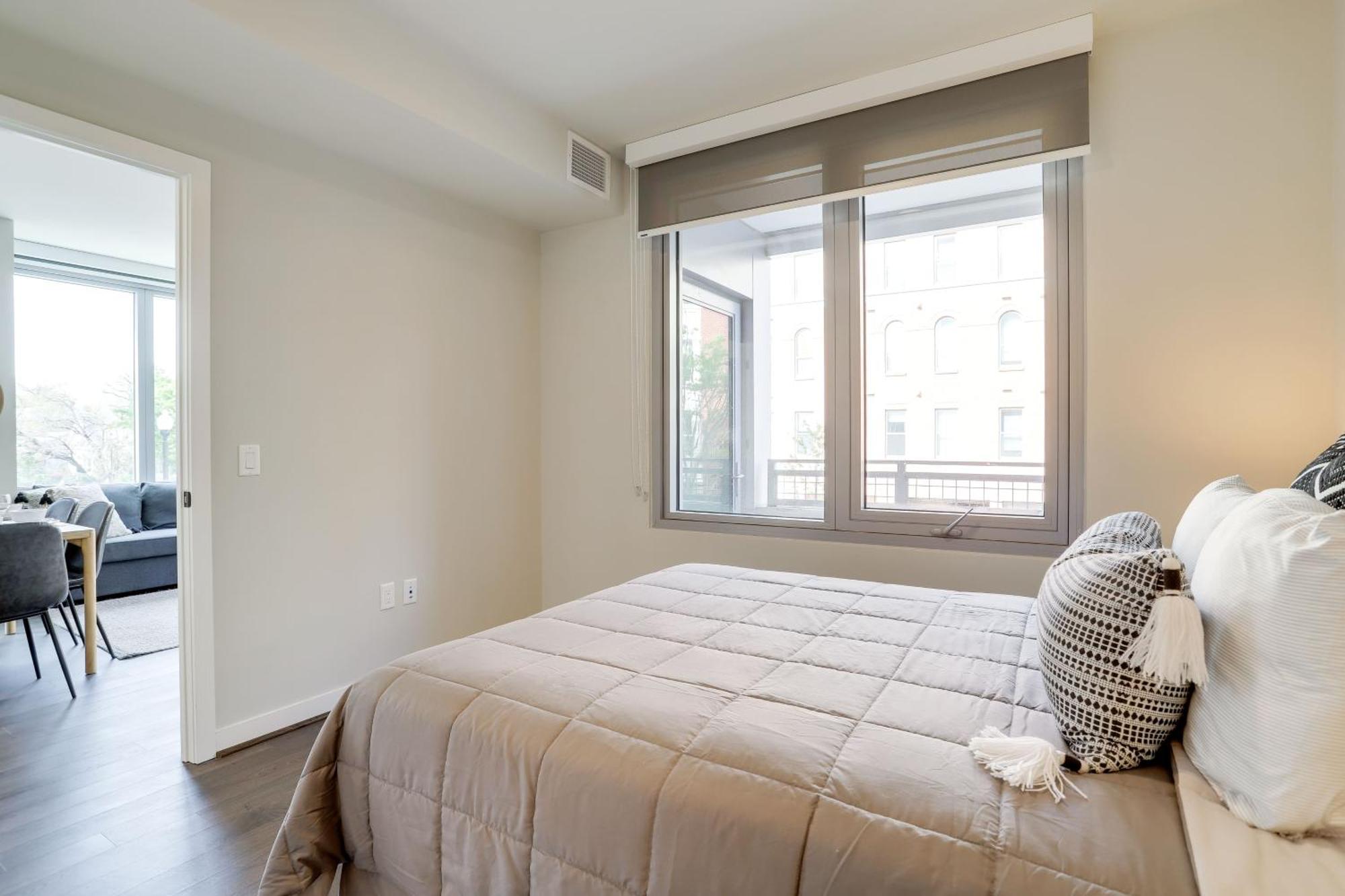 Apartment Stylish At Clarendon With Rooftop Views