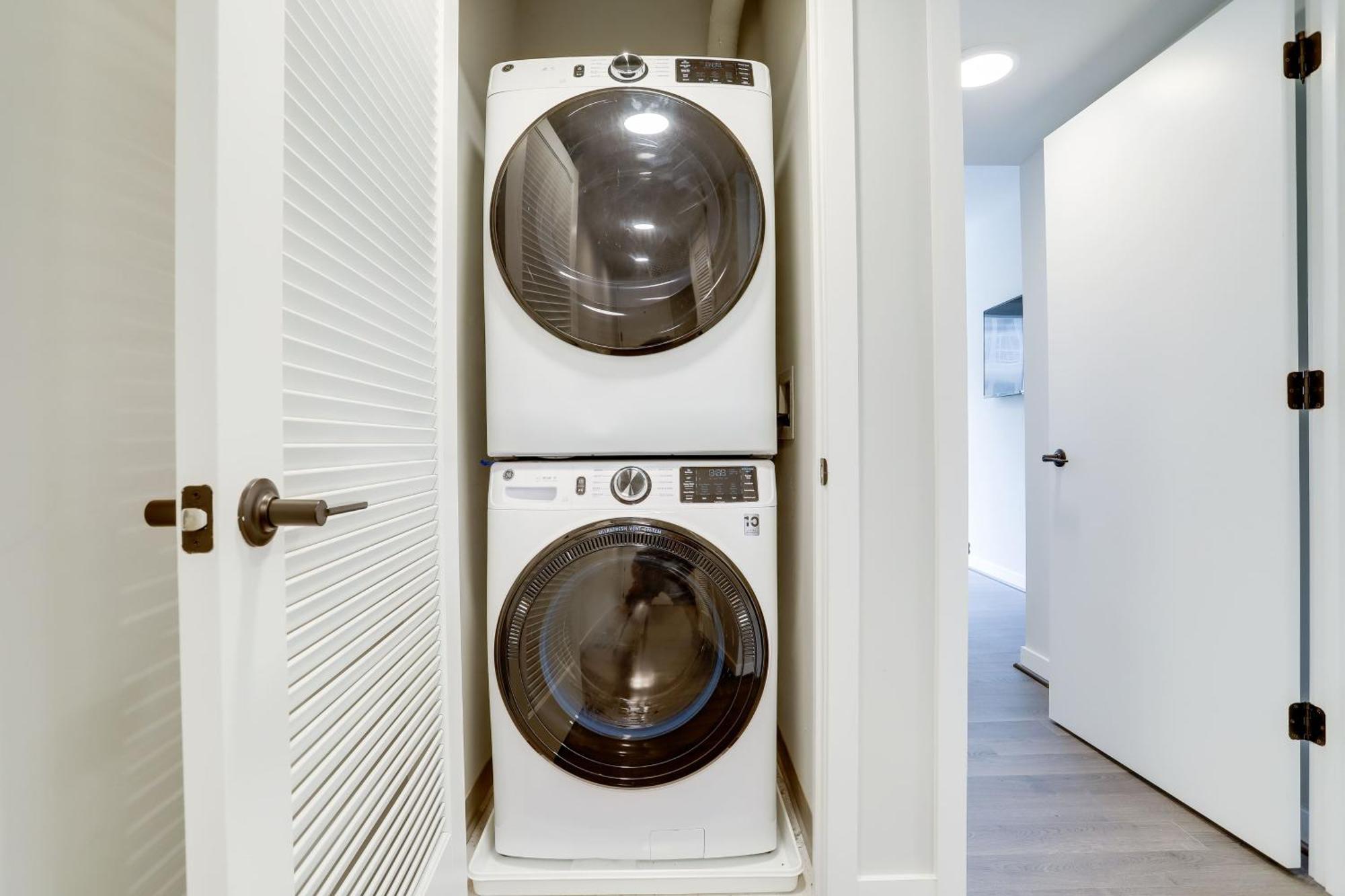 Stylish At Clarendon With Rooftop Views * Arlington