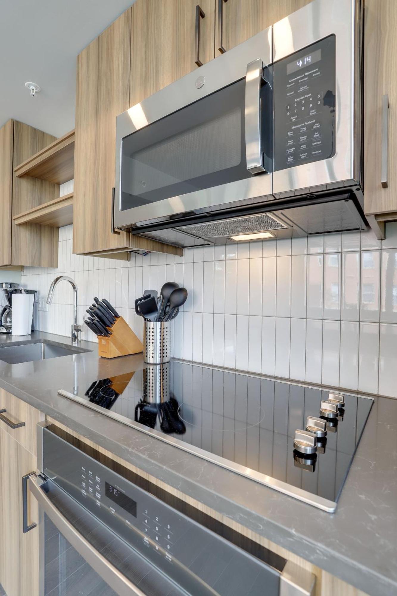 Stylish At Clarendon With Rooftop Views Arlington